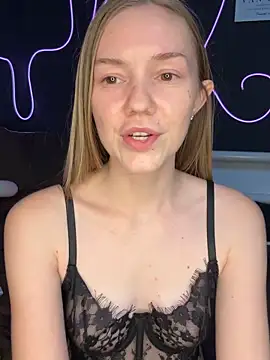 Webcam Model (MilaMoone)  is live.Free join now!