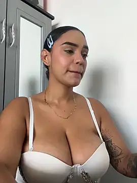 Sara-77 webcam