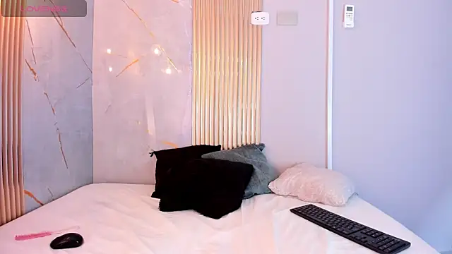 angie_harmony webcam