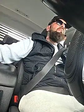 Beardedtattood webcam