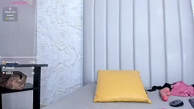 Cleopatra_Trans webcam