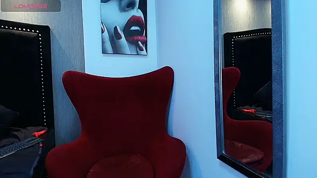 Luna_Lov_Titan webcam