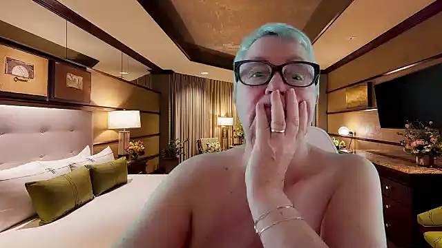 Mystery-Grandmother webcam