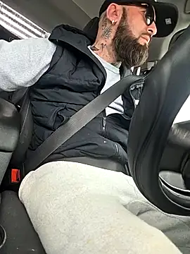 Beardedtattood webcam