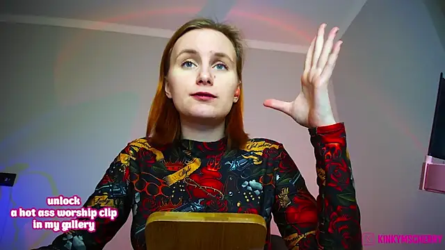 KinkyMissCherry webcam