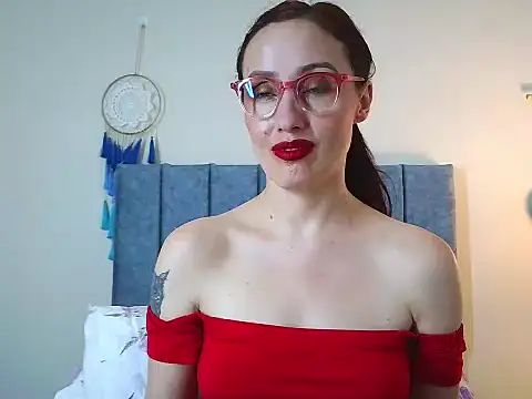 IberianMoonMK Live Webcam on Stripchat