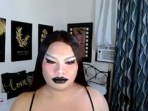 TSbrianaHugeCock webcam