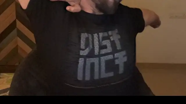 MakeMeAwareAah webcam