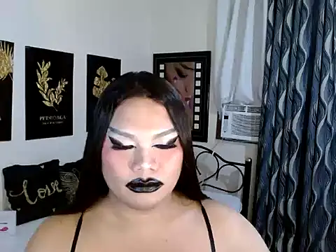 TSbrianaHugeCock webcam