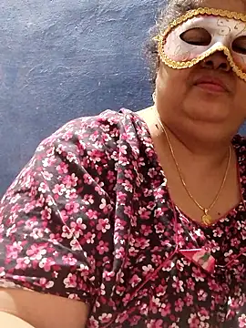 tamilthanushri webcam