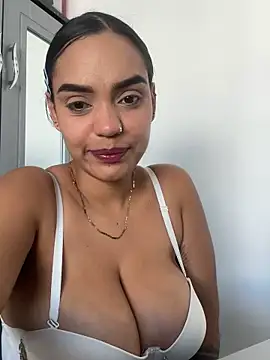 Sara-77 webcam