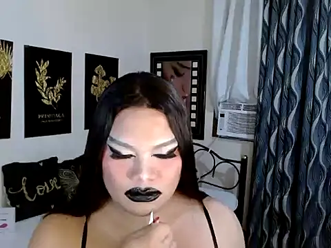 TSbrianaHugeCock webcam