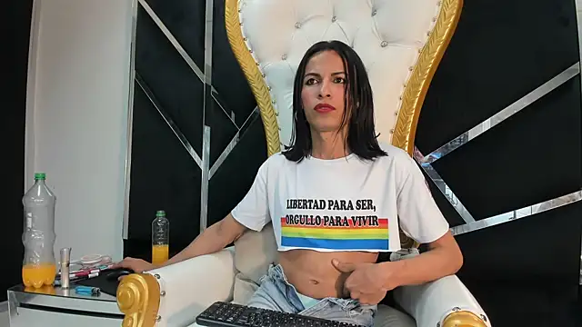 Aisha_hotts777 webcam