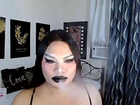 TSbrianaHugeCock webcam