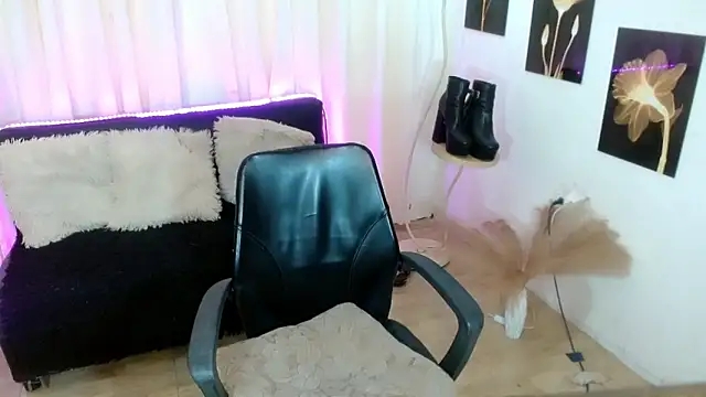 FuckingDolls69 webcam