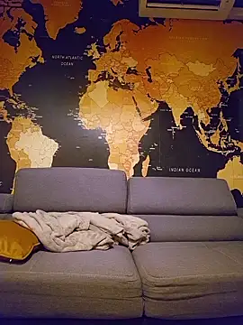 Webcam Model (MiaRides19) is live