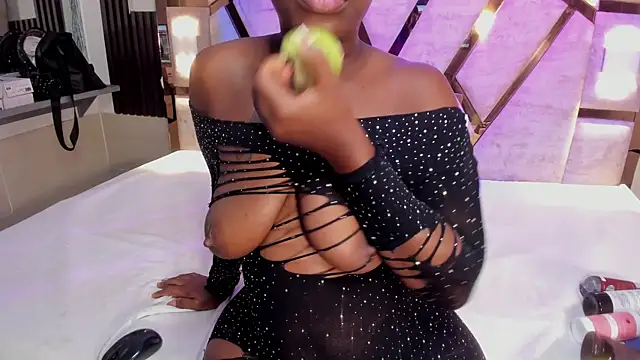 Athenea_Mills webcam