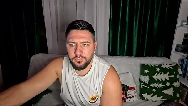 Gold_Alpha_Boy webcam