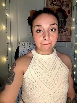 CharmingMaddie webcam