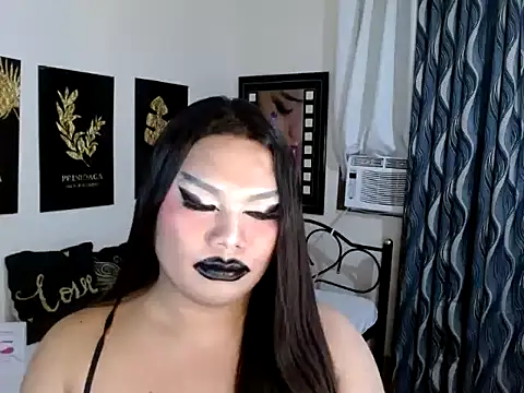 TSbrianaHugeCock webcam