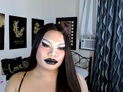 TSbrianaHugeCock webcam