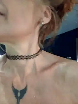 frozenwaffle (F mature) - Squirt wet me and drink this