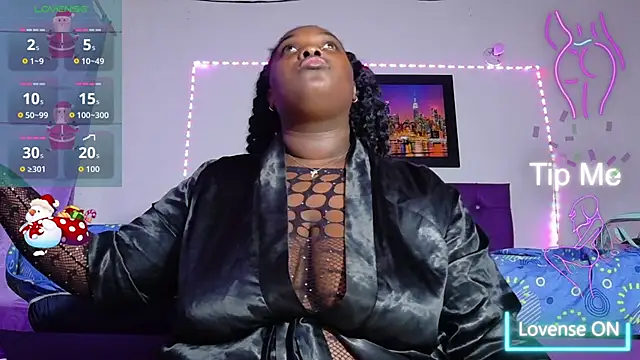 ebony_NeighborMoans webcam