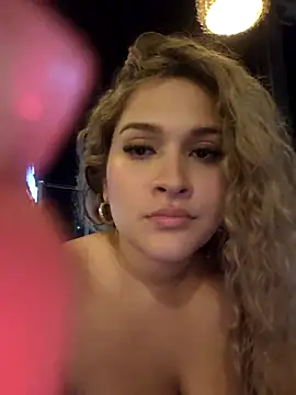 Sara_smiiith211 webcam