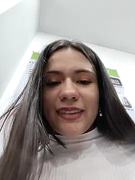 CHARLOTTE__05 webcam