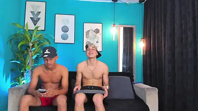 Oficial_KingOfHeavens webcam