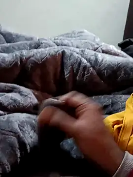 Naughtyforpussy webcam