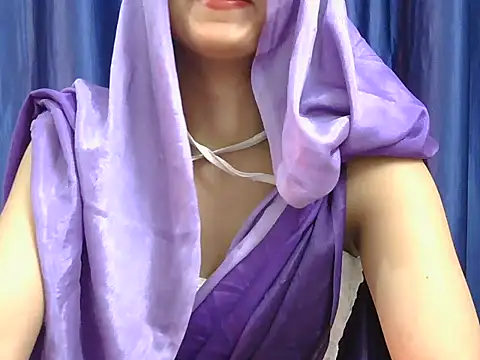 piyyuu (F teen) - boobs  in kiss