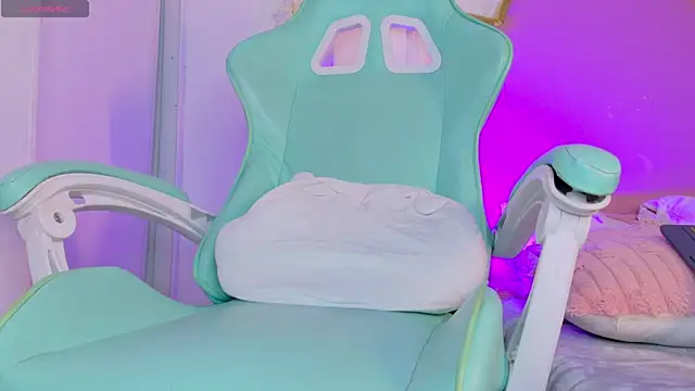 emmacrush - EmmaCrush's free webcam - UK Sex Cams