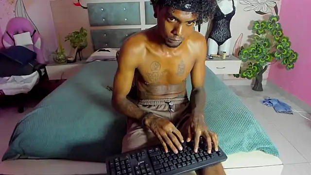 bigblackhotx1 webcam