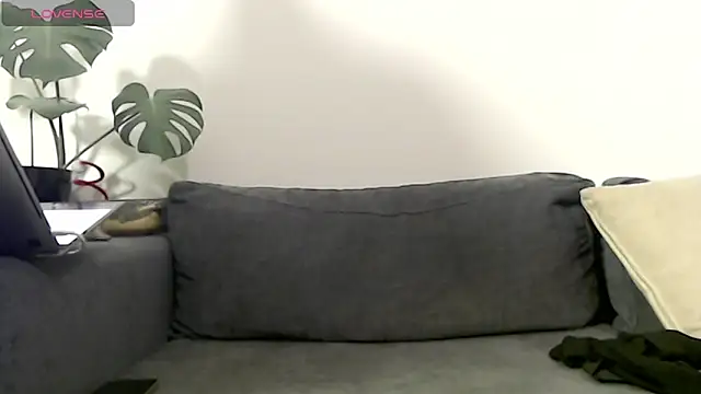 RashaRains@xh webcam