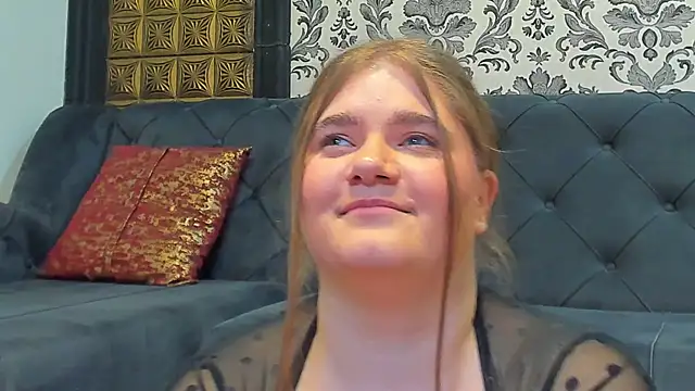 LissaBigTitts webcam