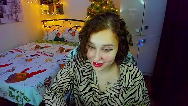 CrazyBitchInLace webcam
