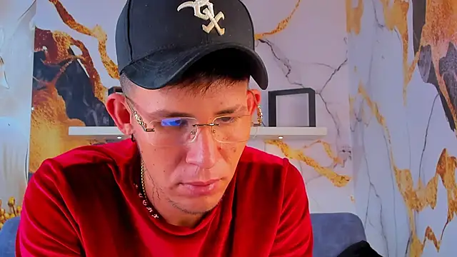 Chuck_LatinBoy webcam