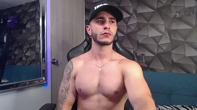 Latino_stud4u webcam