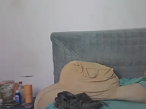 AlphaLatinoBear webcam