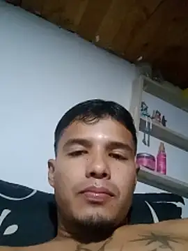 cazador35718 - Cazador35718's free webcam