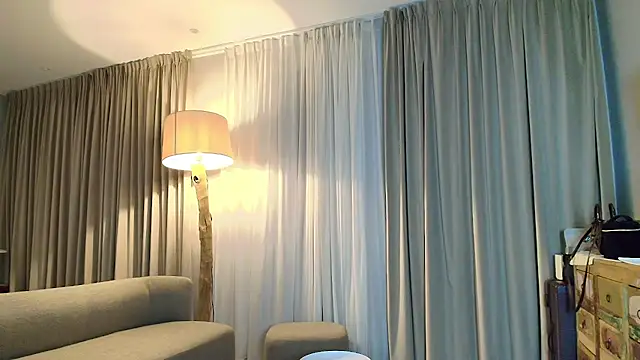 shayblonde - Shayblonde's free webcam - UK Sex Cams