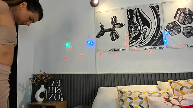 cloe_bonne - Cloe_Bonne's free webcam - UK Sex Cams