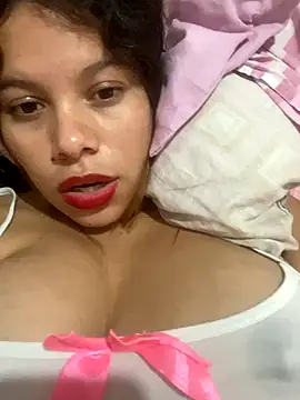 AngelaBlondee webcam