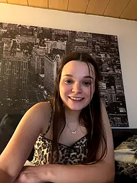 Webcam Model (ElenaMariee)  is live.Free join now!