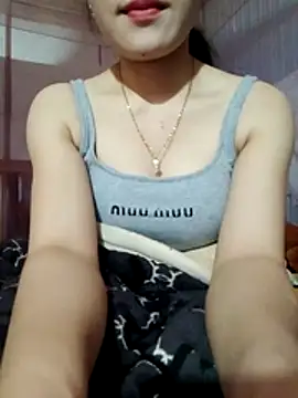 LucyyLy webcam