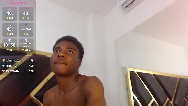 NoahJhonson69 webcam