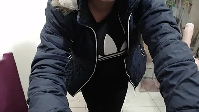 curly_greeneyed webcam