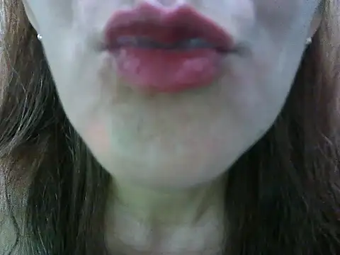 Suckable_leigh webcam