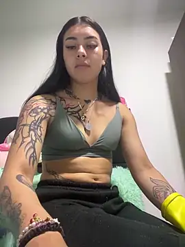 emily_24x webcam